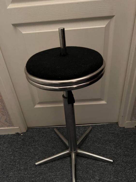 TABOURET HUMORISIQUE.jpg