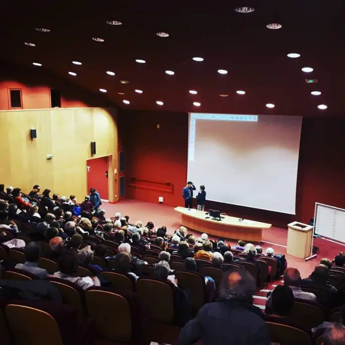 Léon le Magicien conférence sur l'hypnose